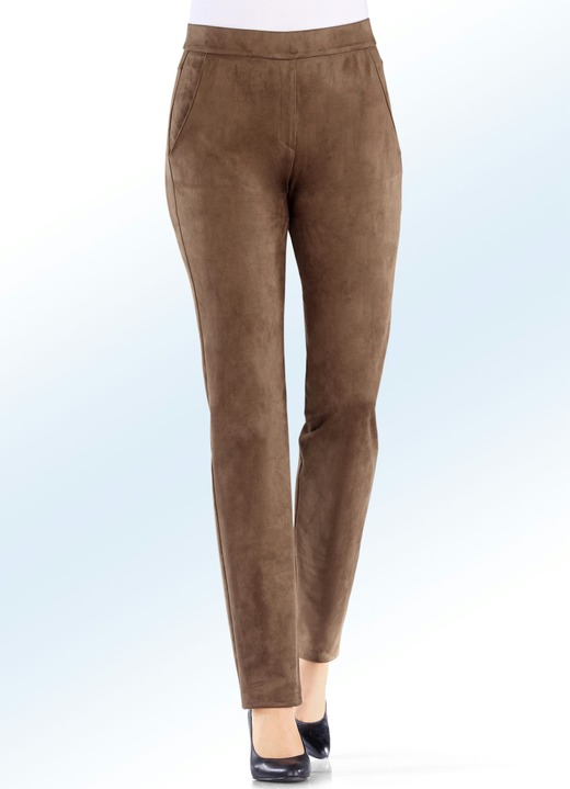 Hosen - Trendige, samtweiche Hose, in Größe 018 bis 092, in Farbe COGNAC Ansicht 1
