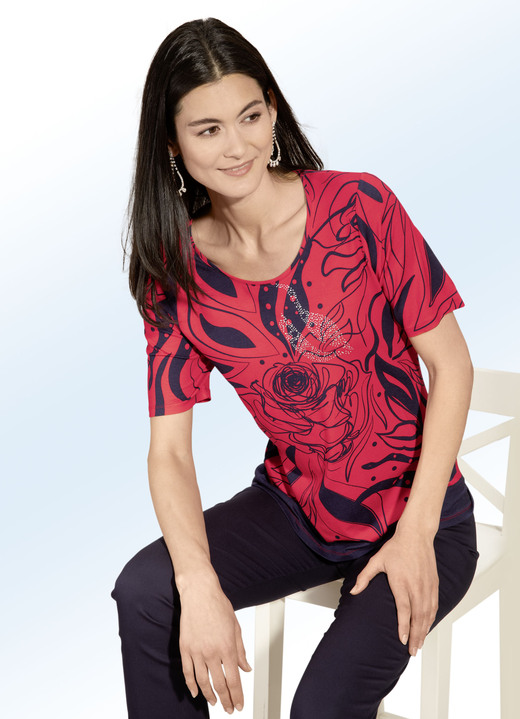 Shirts - Shirt mit rundem Halsausschnitt in 2 Farben, in Größe 038 bis 054, in Farbe ROT-MARINE Ansicht 1
