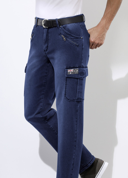- Trendige Jeans mit 8 Taschen in 2 Farben, in Größe 024 bis 060, in Farbe DUNKELJEANS